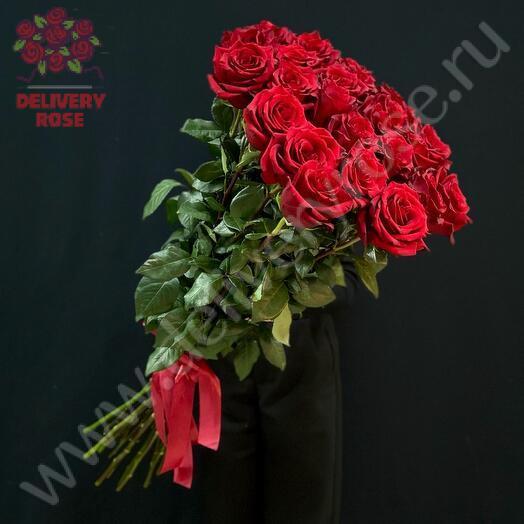 17 гигантских красных роз 160 см