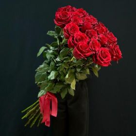 17 гигантских красных роз 160 см